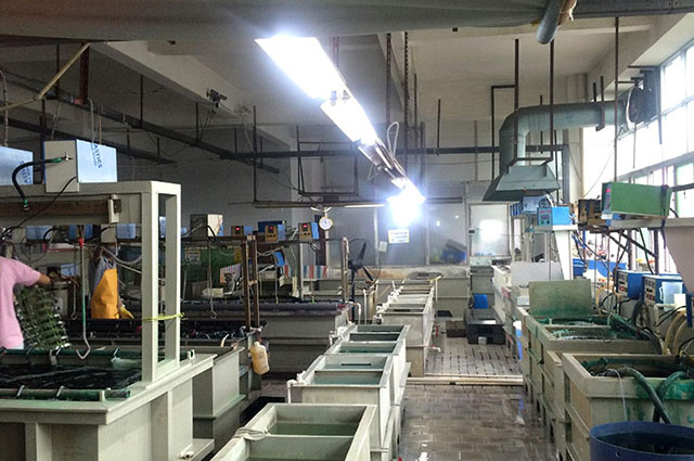 為何要關(guān)停小五金加工廠？