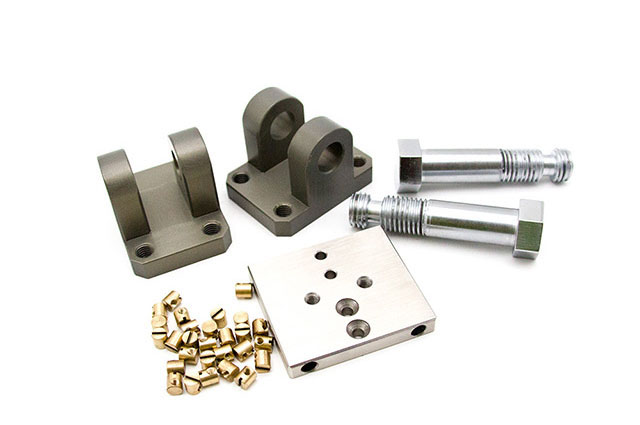 東莞CNC加工設(shè)備日、周、月、半年的維護(hù)保養(yǎng)