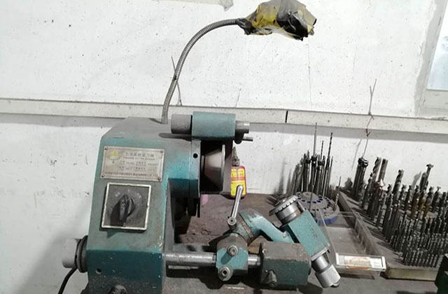 cnc數(shù)控車床加工廠數(shù)控車床加工鋁料如何確保尺寸的精確度？